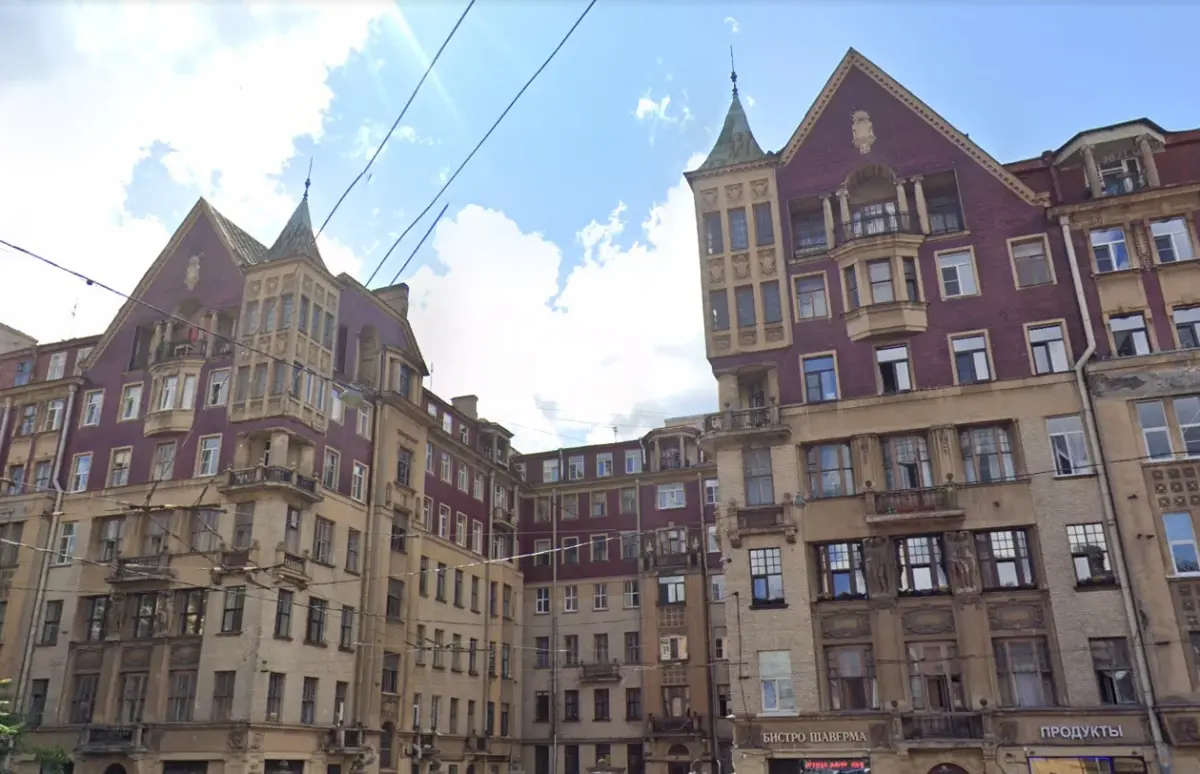 Власти Петербурга предложили малому и среднему бизнесу четыре помещения в аренду