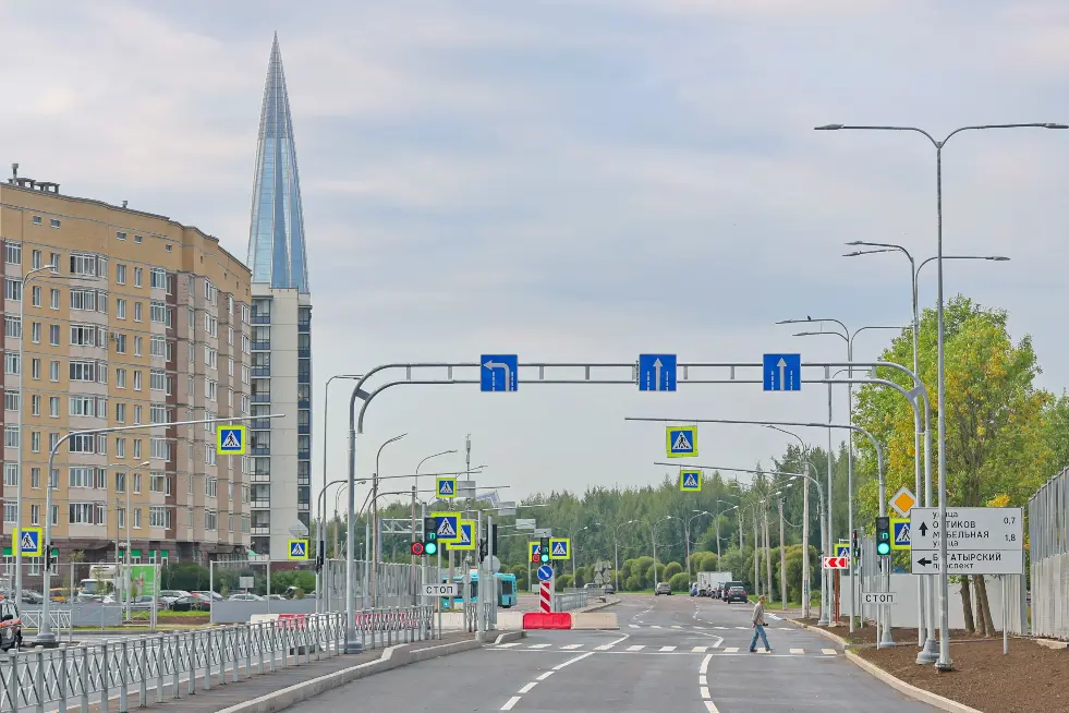 Новый участок Шуваловского проспекта связал две части Приморского района