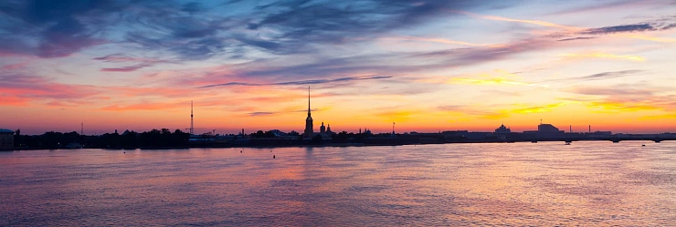 Действие закона о реновации могут приостановить в Петербурге до 2024 года