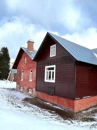 Дома старинной усадьбы отреставрировали в Лужском районе Ленобласти