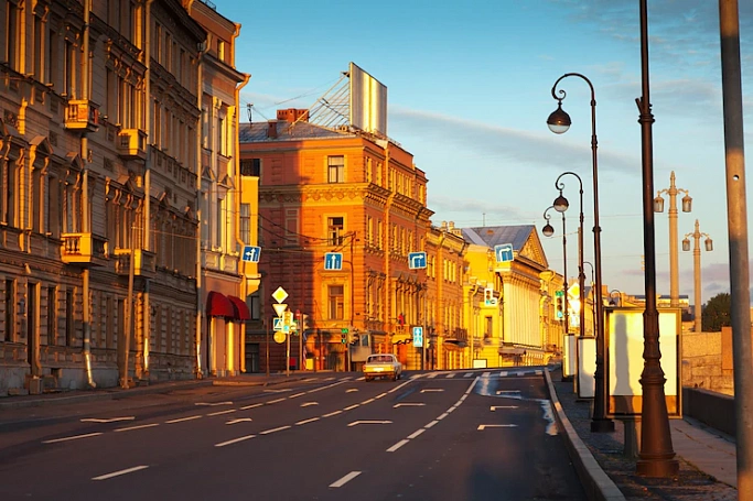 В Петербурге фиксируется снижение на треть объема спроса на элитное жилье
